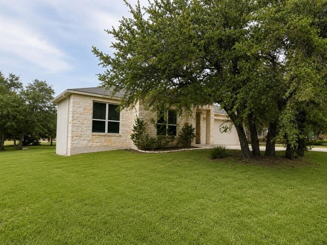 Building Photo - 19903 Lincoln Cove