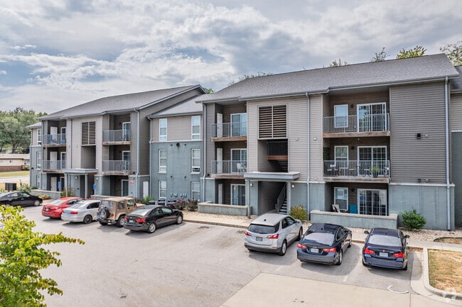 Building Photo - Markland/Wiles Apartments