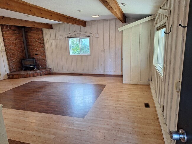 Building Photo - 2437 N Curtis Rd