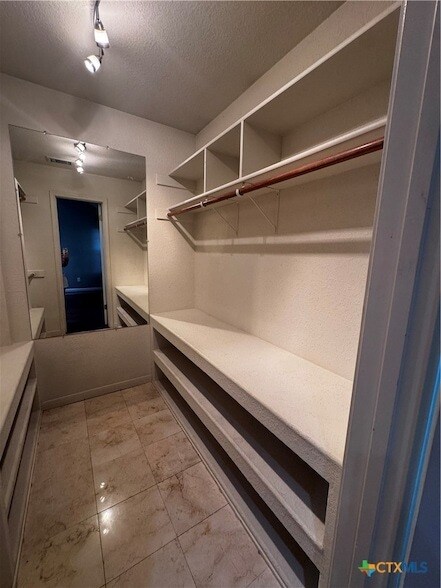 Building Photo - 1518 Chardonnay Dr