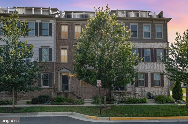 Building Photo - 1729 Cottonwood Grove Rd