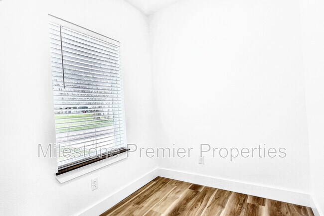 Building Photo - 432 Bentwood Dr