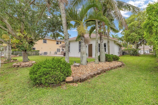 Building Photo - 950 Marina Dr