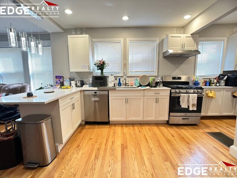 Building Photo - 14 Donnybrook Rd