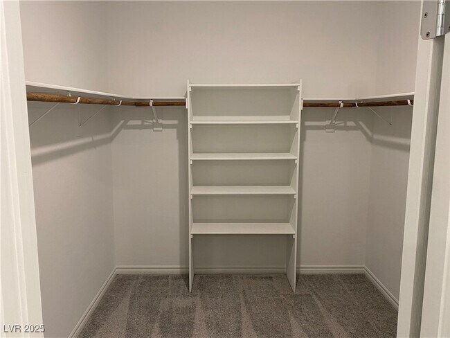 Building Photo - 7123 Calvert Cliffs St