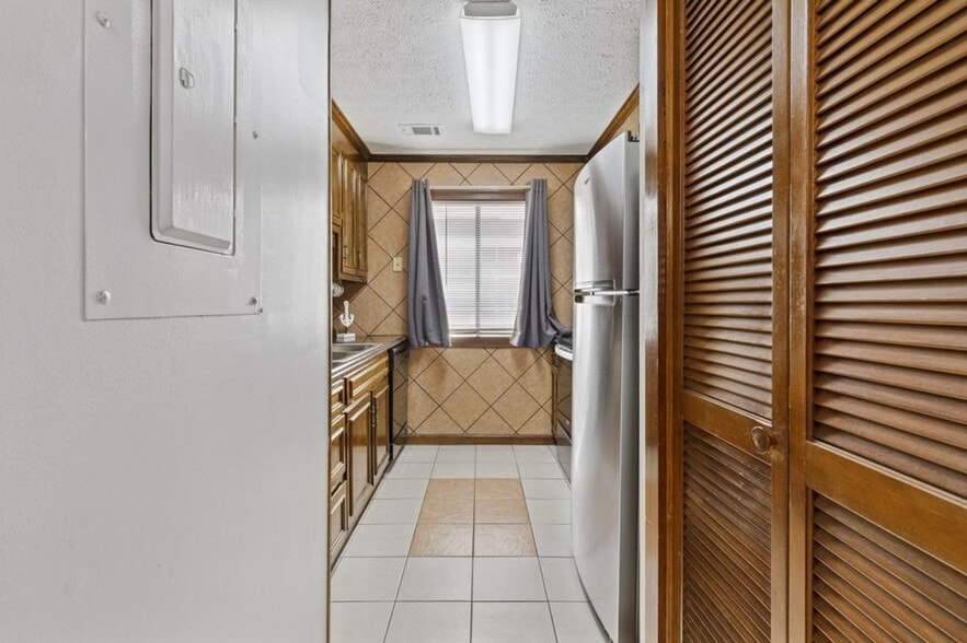 Building Photo - 202 Maison Dr