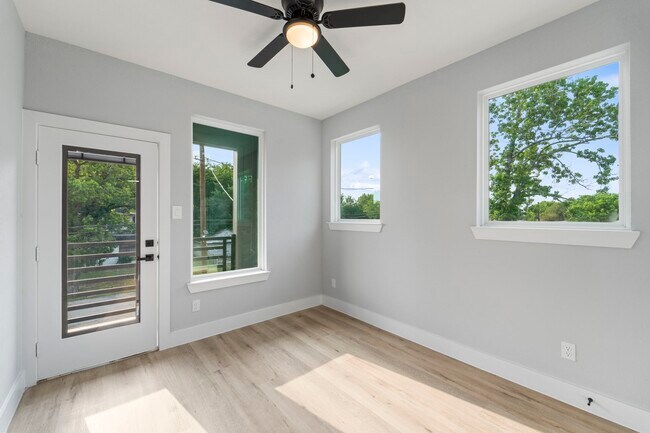 Building Photo - 6631 Foster St