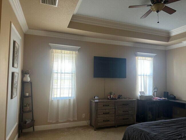 Building Photo - 2347 SW Kent Cir