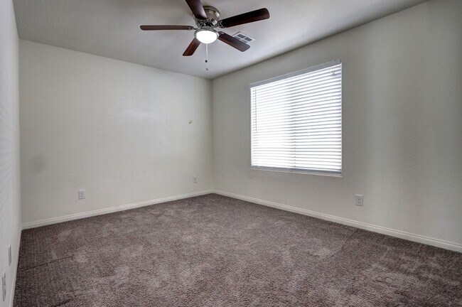 Building Photo - 5853 Lavender Breeze St