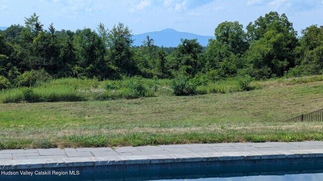 Building Photo - 29 Le Grand Ave