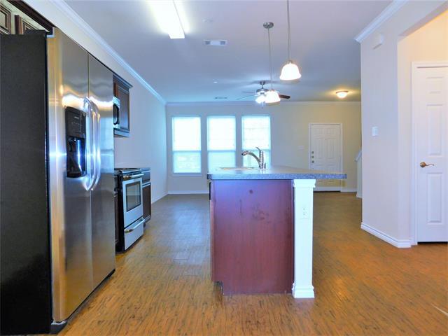 Building Photo - 5404 Dolores Pl