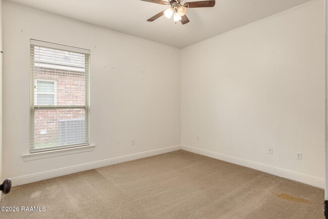 Building Photo - 225 Woodhaven Rd