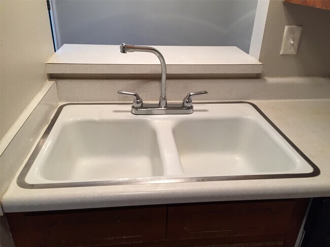 Building Photo - 1500 Woodhead St