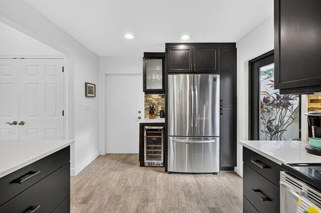 Building Photo - 2801 DC Country Club Boulevard