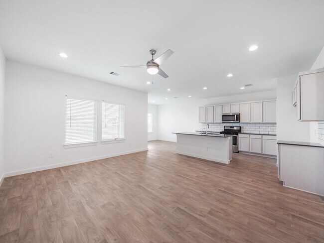 Building Photo - 14206 Wonder Lake Ln