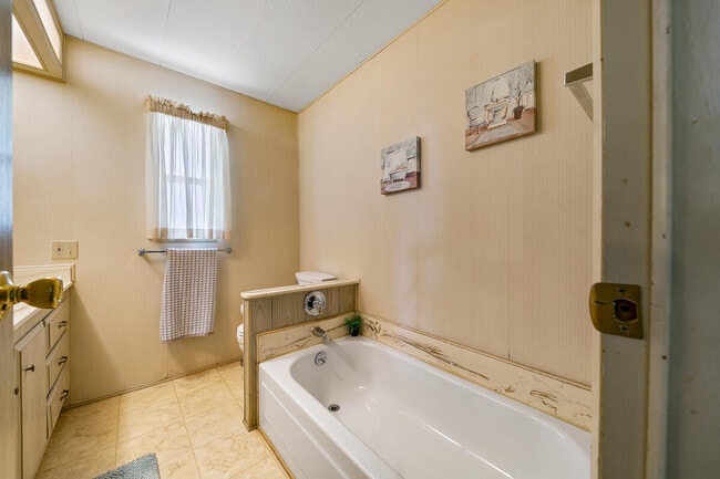 Building Photo - 39345 Moronga Canyon Dr