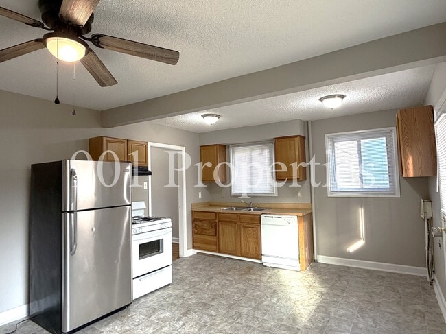 Building Photo - 4199 Atwood Ave