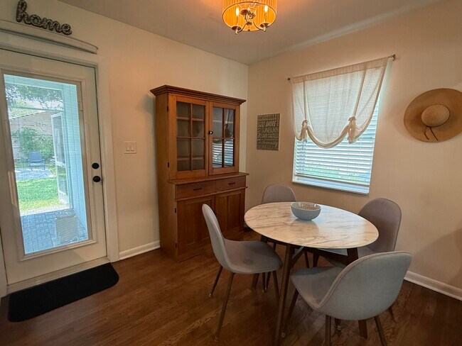 Building Photo - 4107 Garden Ave