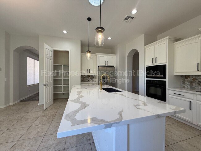 Building Photo - 23012 N 38th Pl
