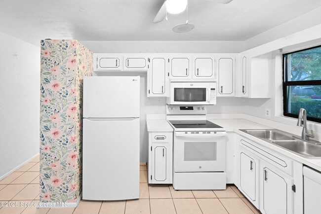 Building Photo - 516 Falmouth Ave