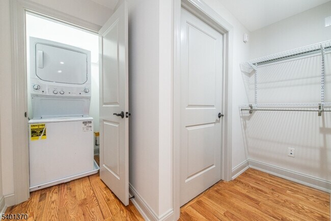 Building Photo - 248 US-46