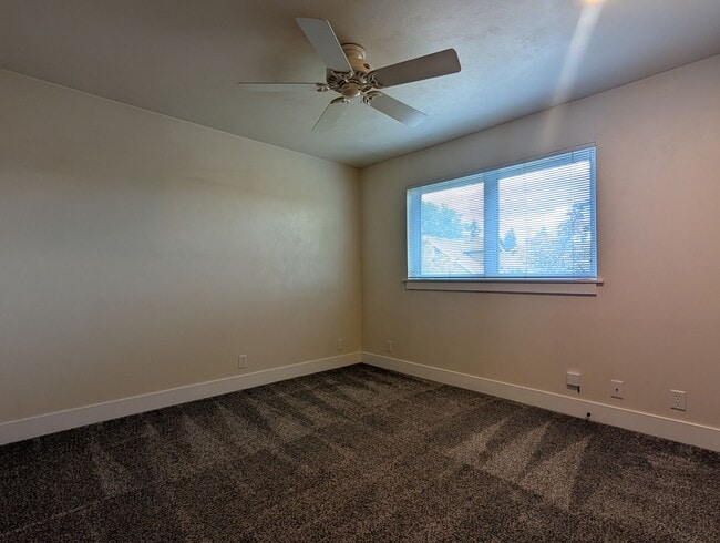 Building Photo - Beautiful 2-Bedroom, 2.5-Bath Condo Near A...