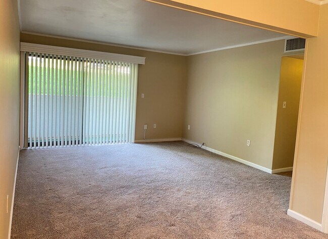 Building Photo - 5260 Crossbow Cir