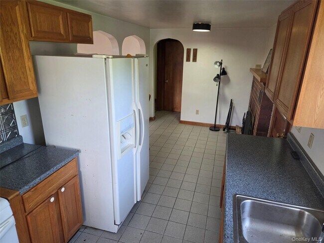 Building Photo - 26 Mearns Ave