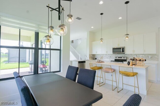 Building Photo - 5040 Frattina St.