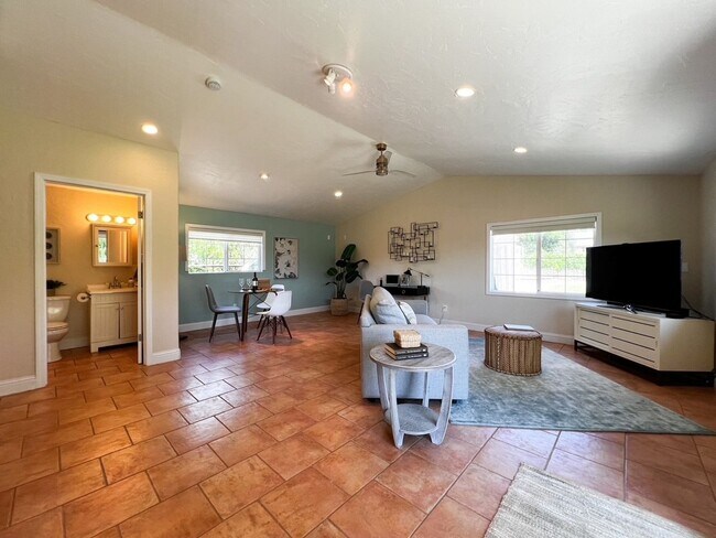 Building Photo - Wine Country Retreat with Guest Cottage & Vineyard Views