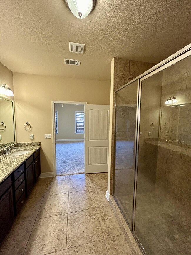 Building Photo - 80 S Knightsbridge Ct