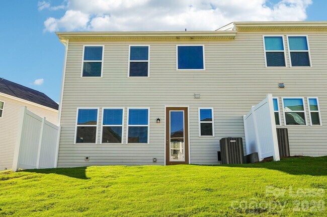 Building Photo - 15618 Little Bluestem St