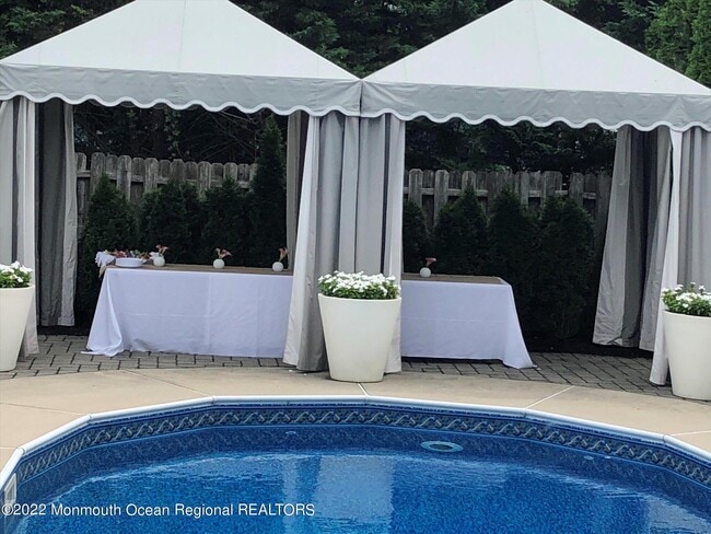 Building Photo - 1049 Norwood Ave