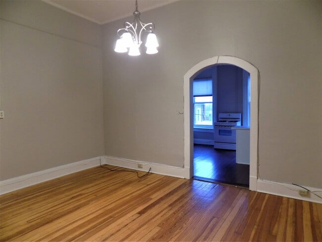 Primary Photo - 56 E Burlington Ave