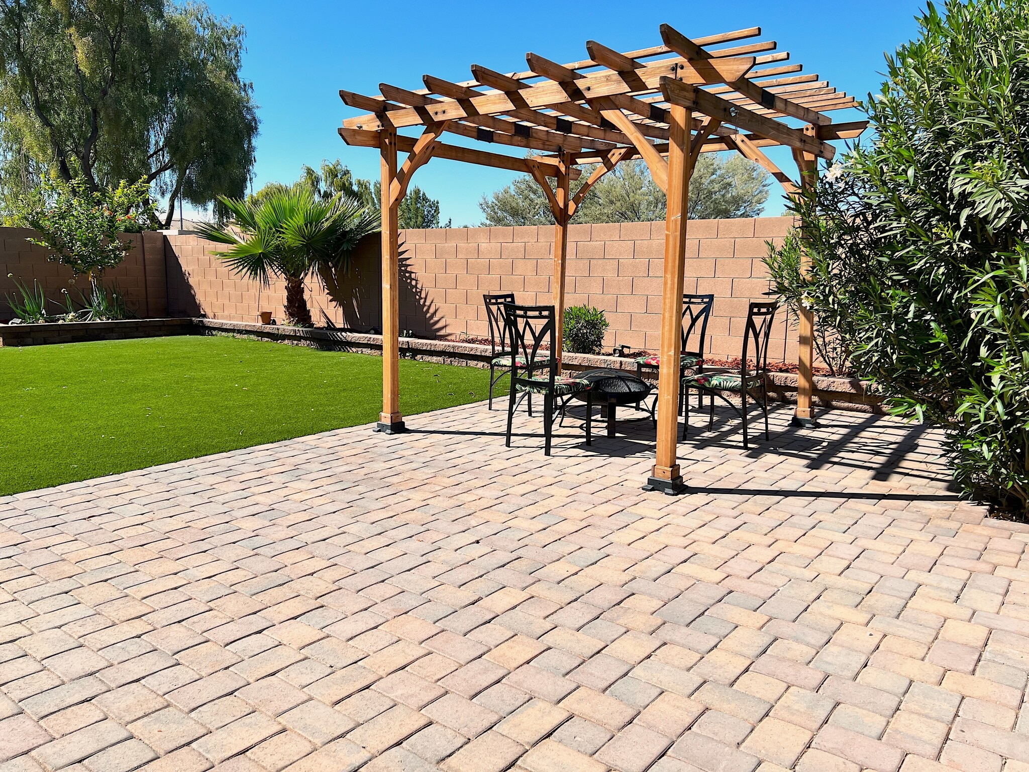 XL Backyard - 17464 W Caribbean Ln