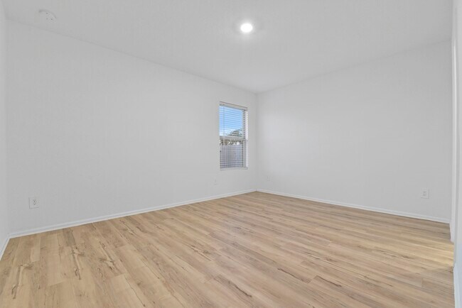 Building Photo - 22156 Juniper Crossing Dr