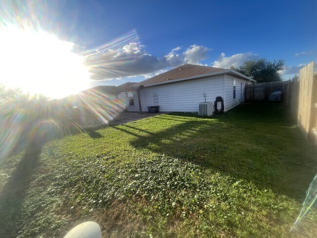 Building Photo - 4307 Sunflower Creek Ln