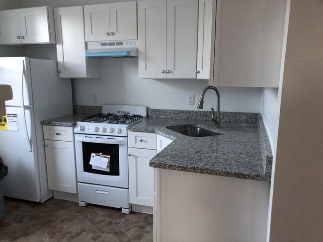 Building Photo - 344 North Ave