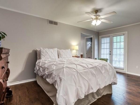 2nd Primary Bedroom with en-Suite Bathroom and Step-out Balcony - 4000 Rawlins St