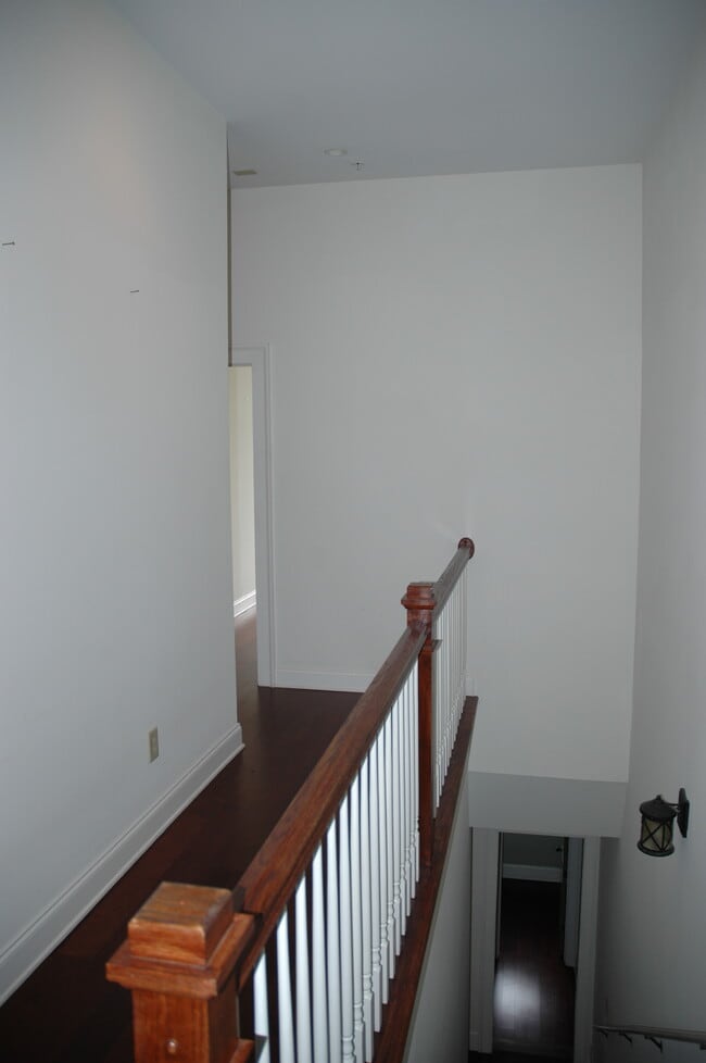 Building Photo - 475 Bartram St SE