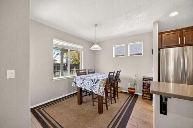 Building Photo - MOVE IN SPECIAL - $500 OFF 1st Month's REN...