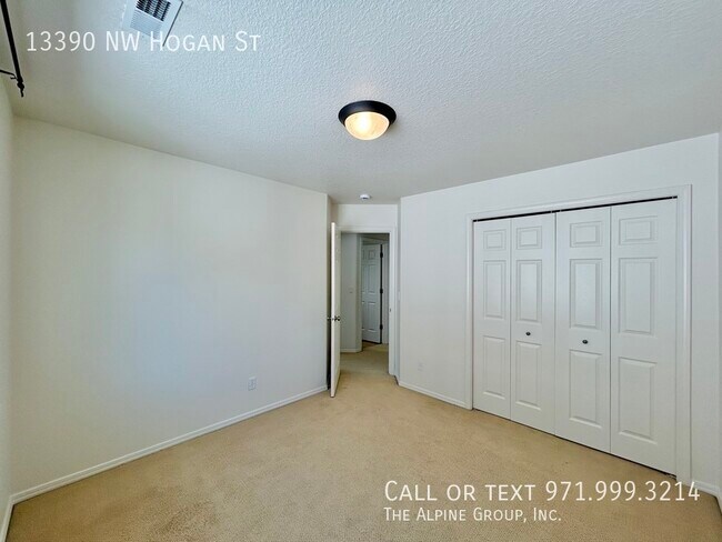 Building Photo - 13390 NW Hogan St