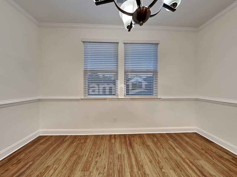 Building Photo - 106 Doral Blue Dr