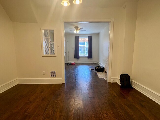 Building Photo - Stunning 3-Bedroom Townhome by LaSalle! Available NOW!