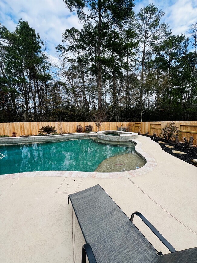 Building Photo - 27 E Shale Creek Cir