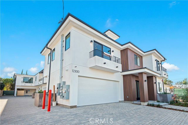 Building Photo - 12300 Oxnard St