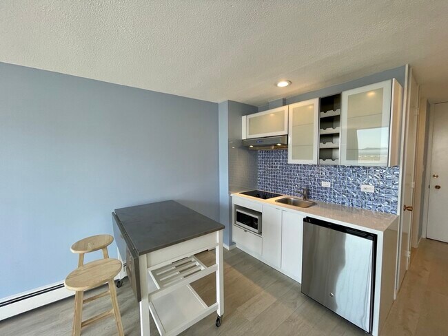 Building Photo - 1050 North Point St