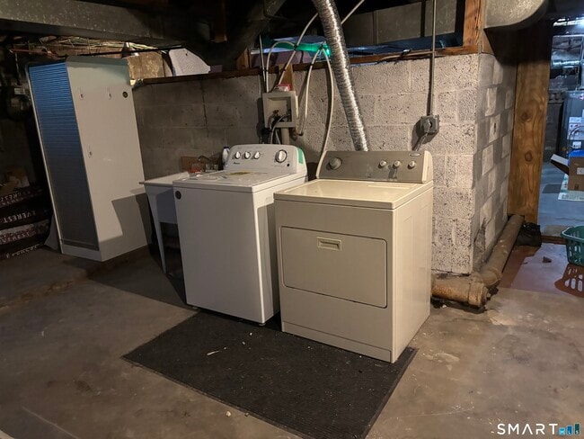 Building Photo - 14 Thill St