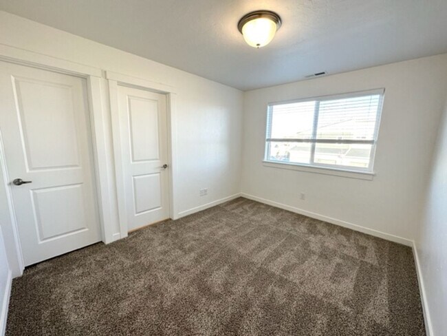 Building Photo - Find your perfect match with our rental pr...