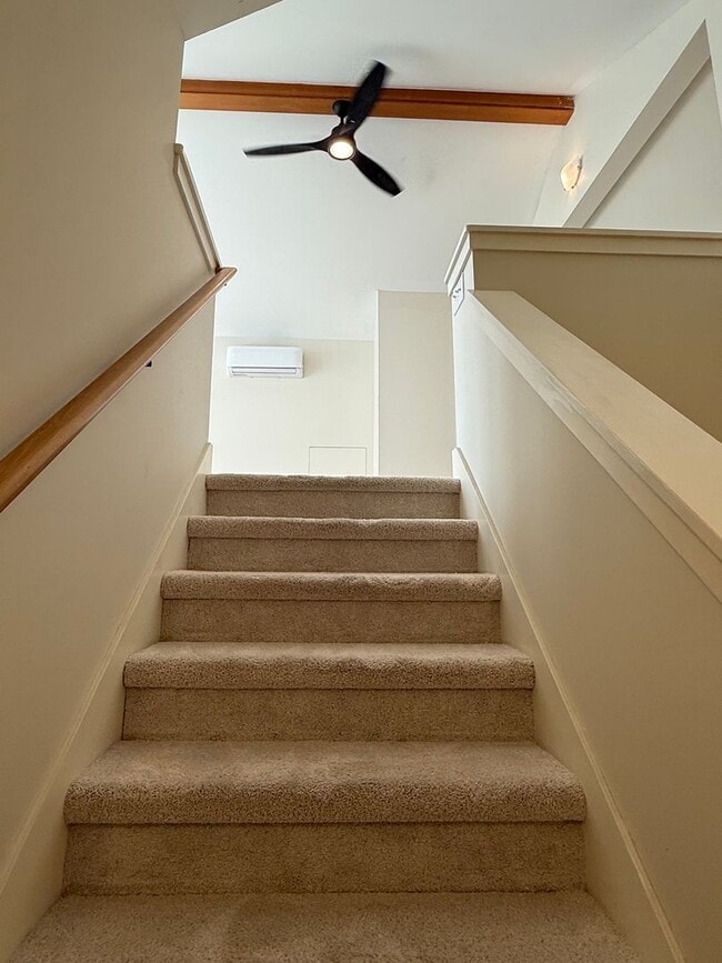 Building Photo - 3BR Tudor Home 1/2 Block from Greenlake!